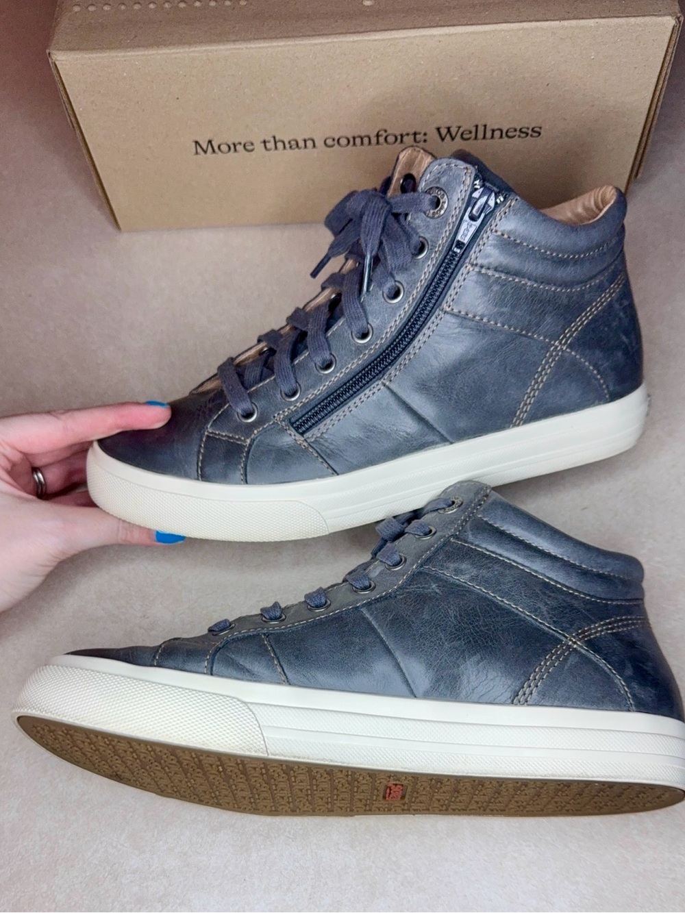 Taos Winner Sneakers - Picture 4 of 10